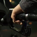 Rifornimento-benzina-Foto-di-ClickerHappy-da-Pexels-MobilitàSostenibile.it