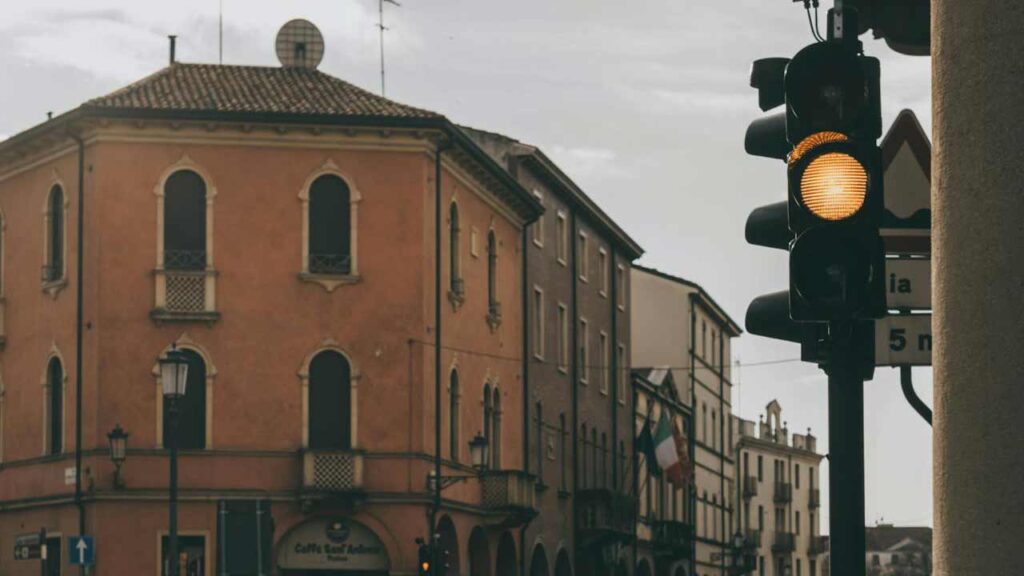 Semaforo giallo