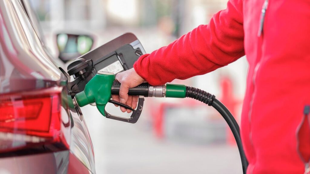 Stop auto endotermiche - fonte Pixabay - mobilitasostenibile.it
