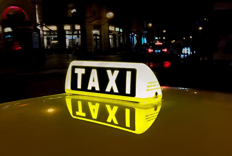 Taxi-Foto-di-ClickerHappy-da-Pexels-MobilitàSostenibile.it