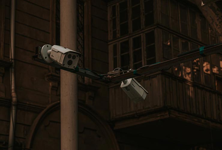 Telecamere-in-città-Foto-di-Elmir-Jafarov-da-Pexels-MobilitàSostenibile.it