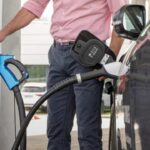 Auto elettrica in carica