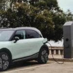 Auto elettrica in carica