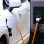 Auto elettrica in ricarica