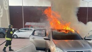 Auto in fiamme
