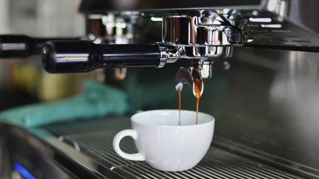 Caffè-in-autostrada-Foto-di-Chevanon-Photography-da-Pexels-MobilitàSostenibile