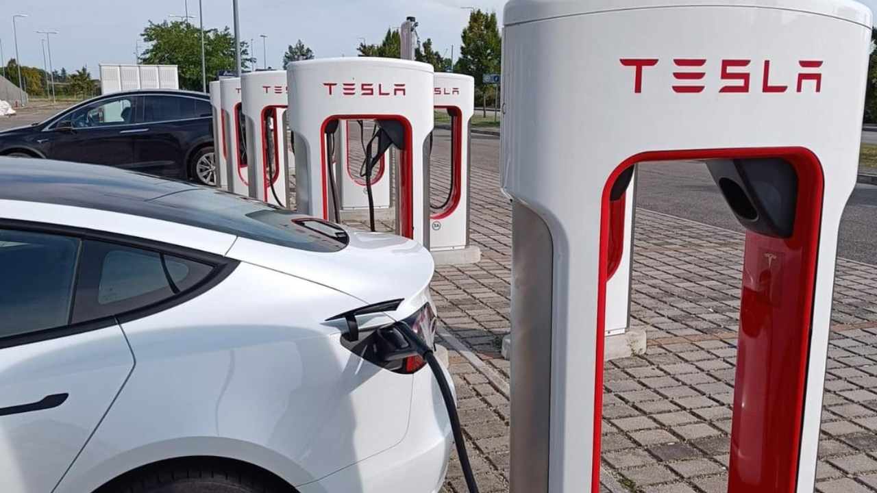 Colonnine ricarica Tesla