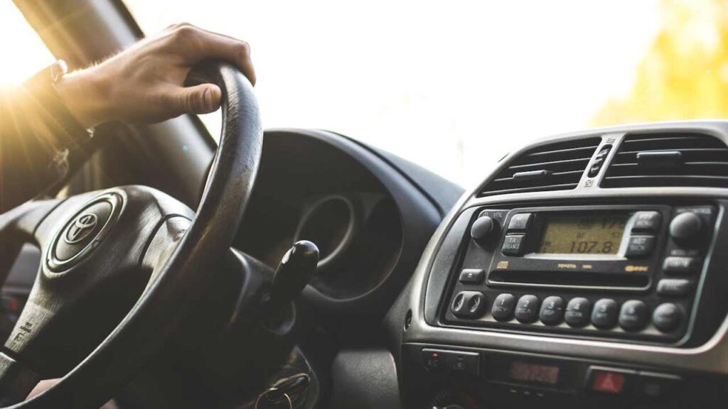 Dispositivi-sicurezza-auto-Foto-di-Sindre-Fs-da-Pexels-MobilitàSostenibile