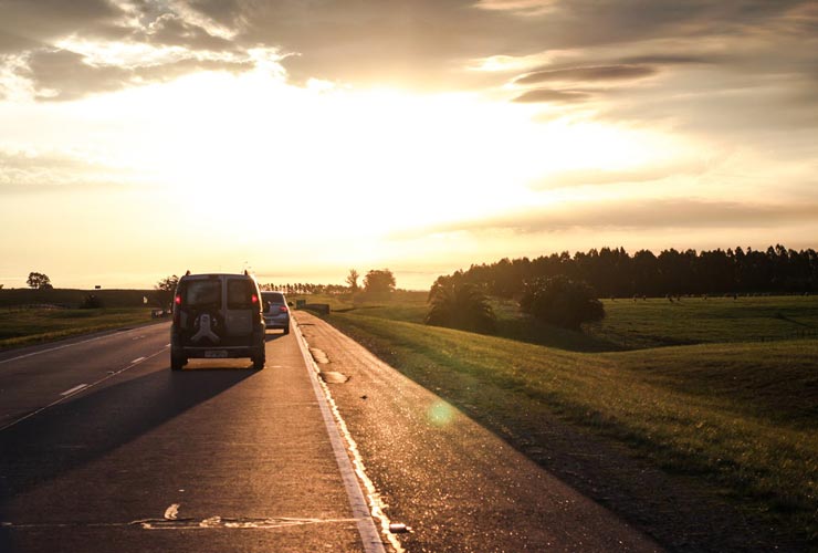 Guidare-lentamente-Foto-di-Gabriel-Klein-da-Pexels-MobilitàSostenibile