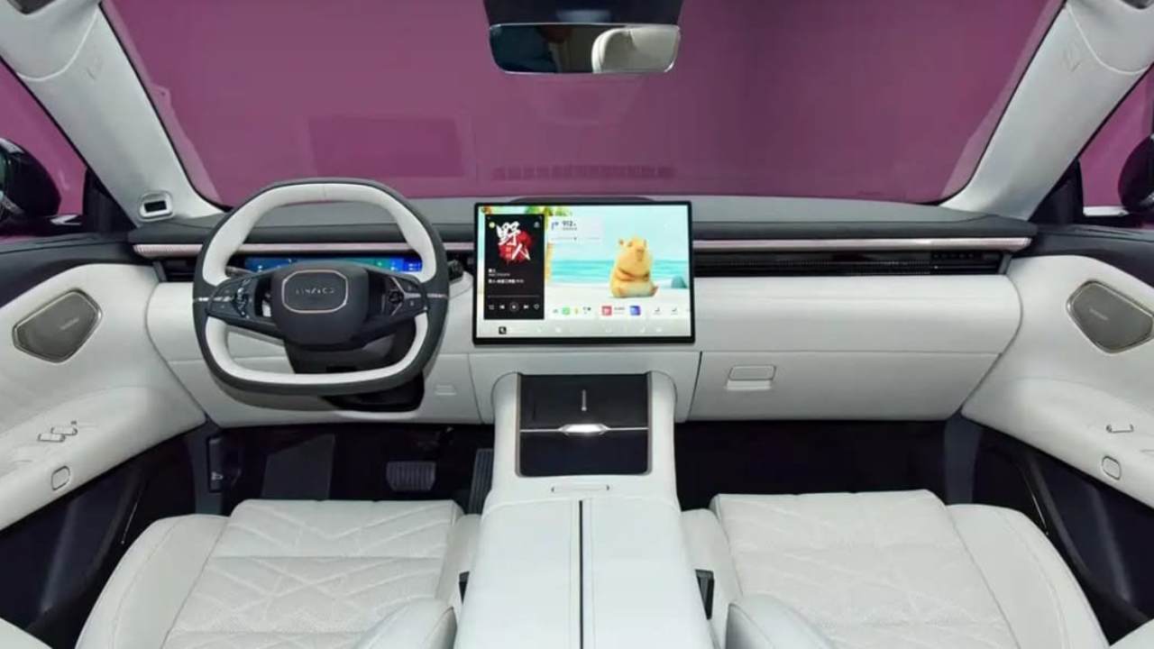 Interni Lynk & Co 10 EM-P