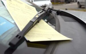 Sanzione sul tergicristallo di un'auto