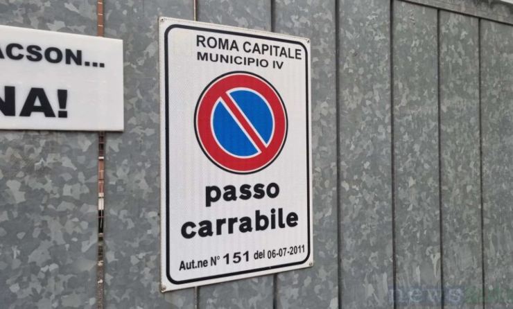 Cartello passo carrabile garage