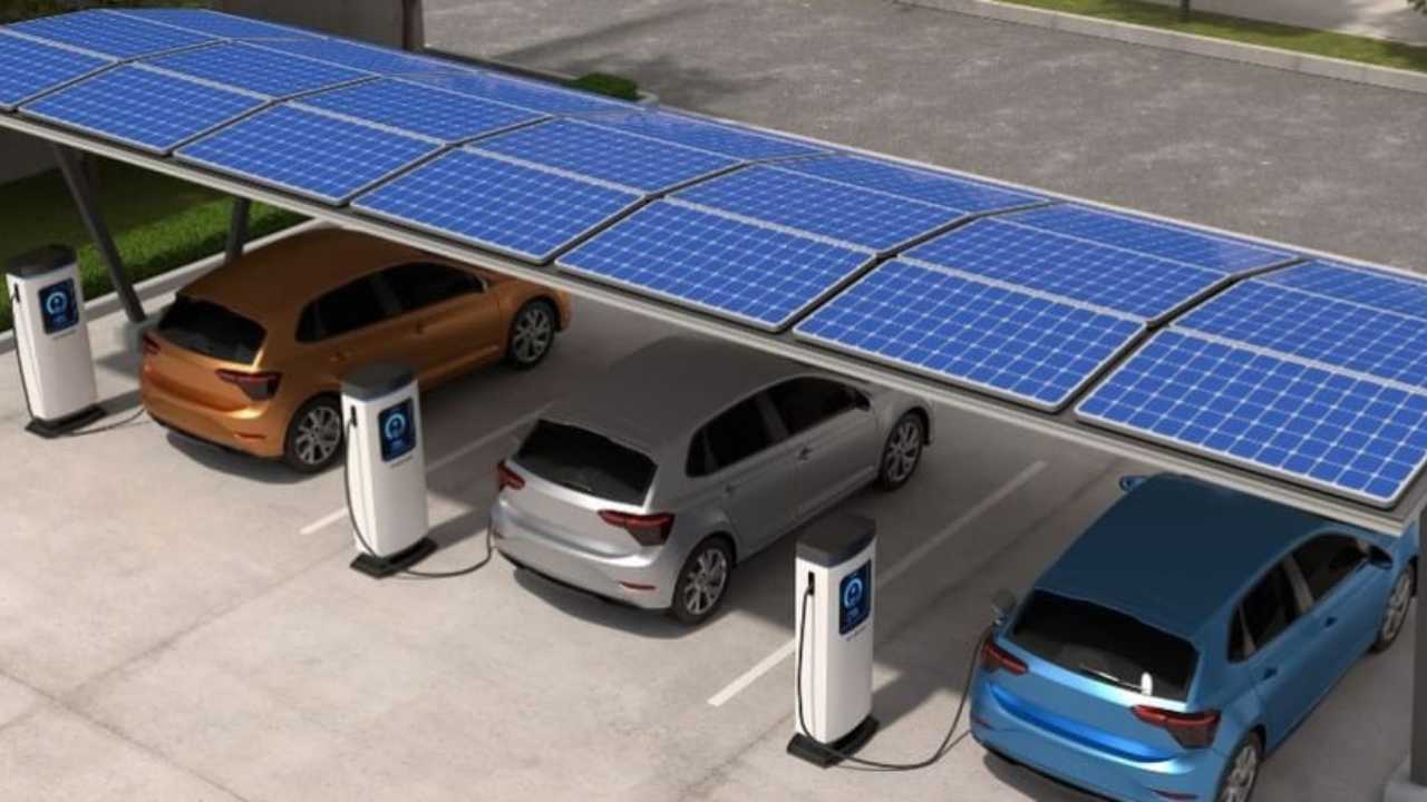 Pensilina fotovoltaica