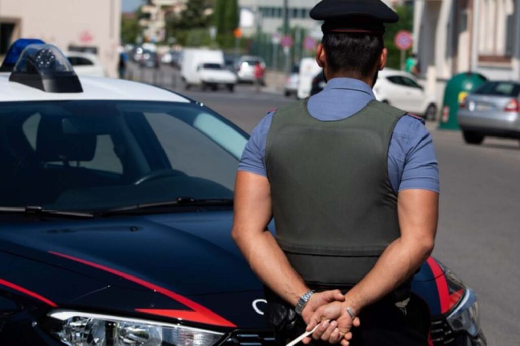 Posto di blocco, addio a patente, libretto e assicurazione: da ottobre vogliono solo il CED | Se giri senza è multa dichiarata