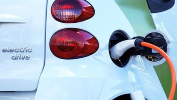 Smart elettrica in ricarica