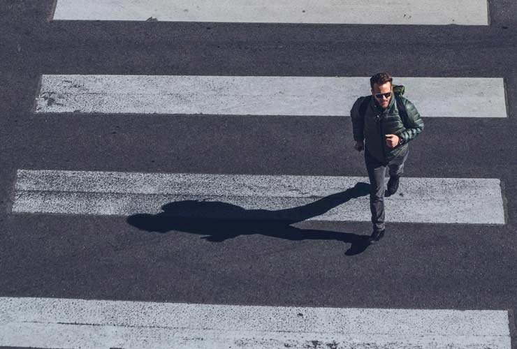 Strisce-pedonali-Foto-di-Hashim-Rogers-da-Pexels-MobilitàSostenibile