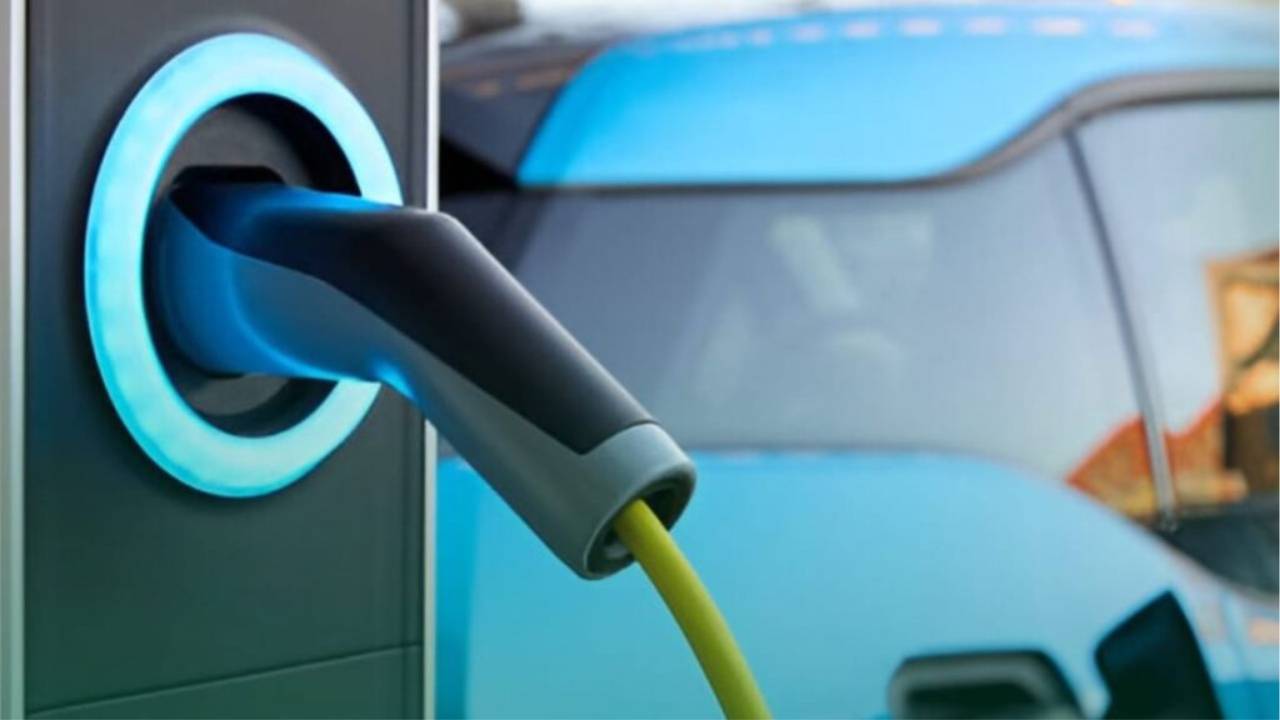 Carica auto elettrica