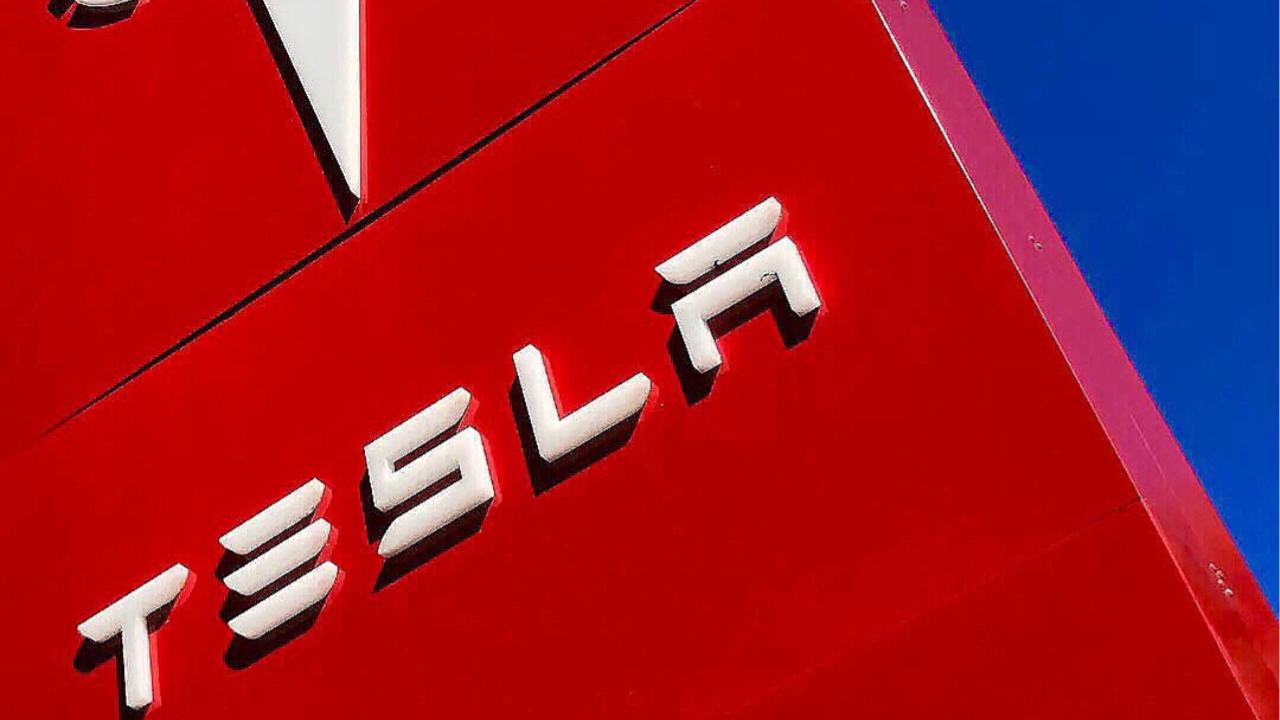 Logo Tesla