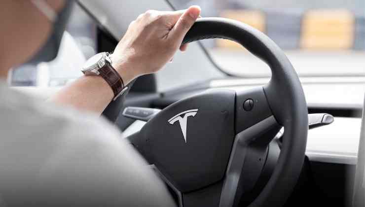 Volante Tesla