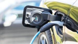 Auto elettrica in carica