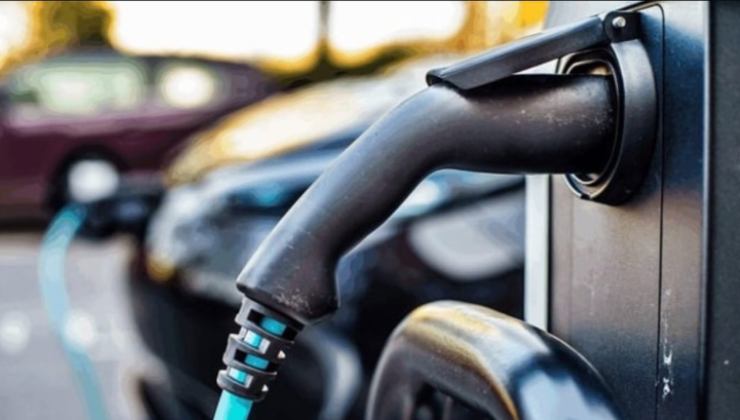 Auto elettrica in carica