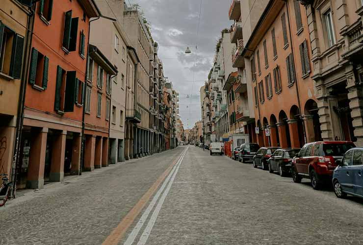 Bologna-Foto-di-Alex-Bastarelli-da-Pexels-MobilitàSostenibile