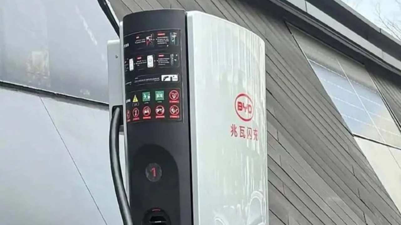 Colonnina di ricarica BYD