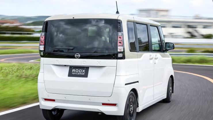 Nissan in strada