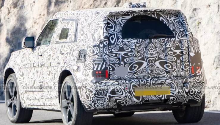 Land Rover Baby Defender test su strada