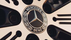 Logo Mercedes su ruota