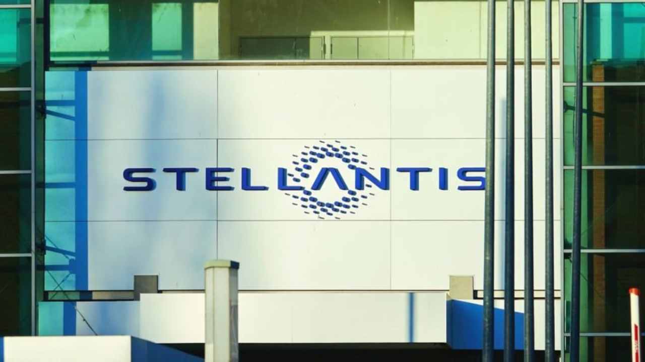 Logo Stellantis