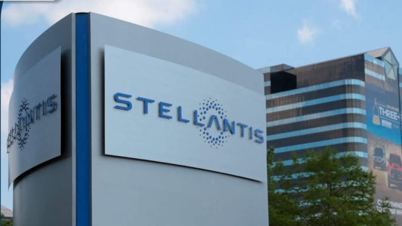 Logo Stellantis
