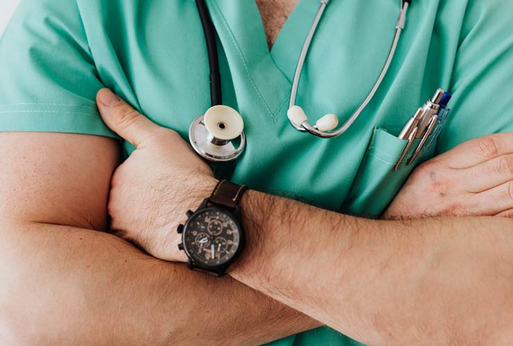 Medico-Foto-di-Photo-By-Kaboompics-da-Pexels-MobilitàSostenibile.it
