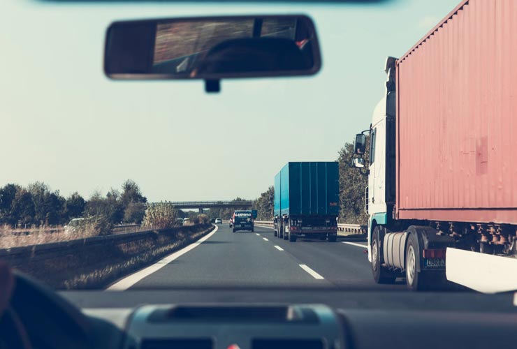 Mezzi-pesanti-Foto-di-Markus-Spiske-da-Pexels-MobilitàSostenibile