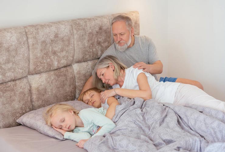 Nonni-Foto-di-Mikhail-Nilov-da-Pexels-MobilitàSostenibile.it