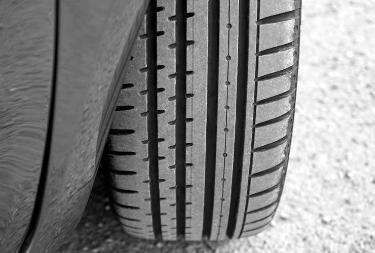 Pneumatici-Foto-di-Mike-Bird-su-Pexels-MobilitàSostenibile