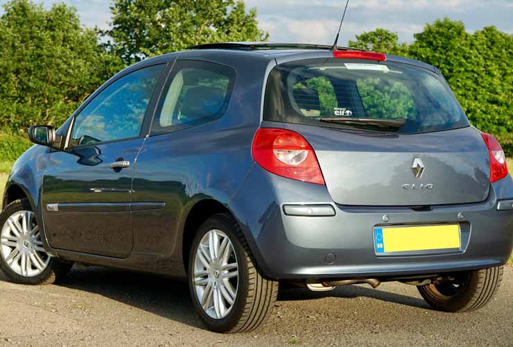 Renault-Clio-Foto-di-Mike-Bird-da-Pexels-MobilitàSostenibile