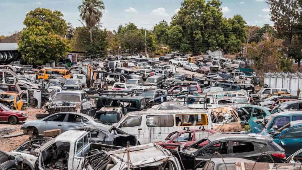 Rottamare-auto-Foto-di-Luis-Quintero-da-Pexels-MobilitàSostenibile