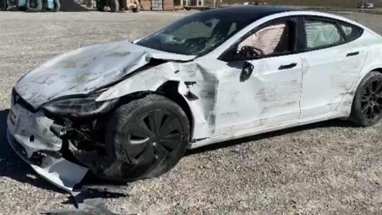 Tesla incidentata