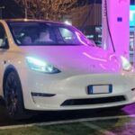 Auto Tesla in carica