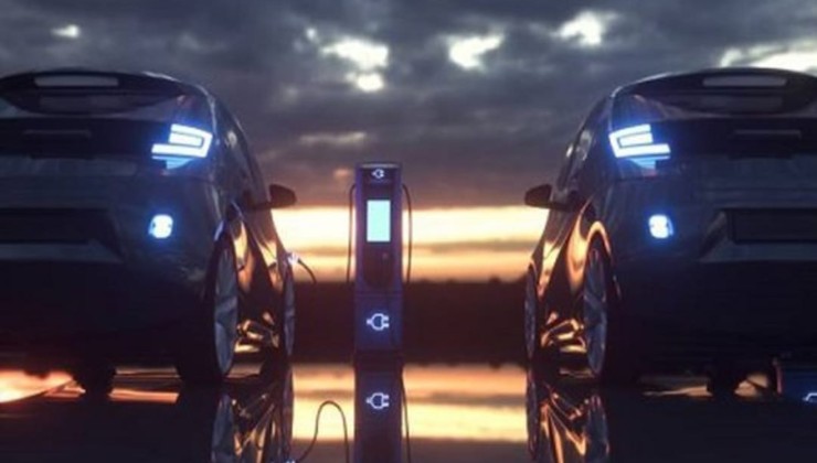 Auto elettriche in carica 