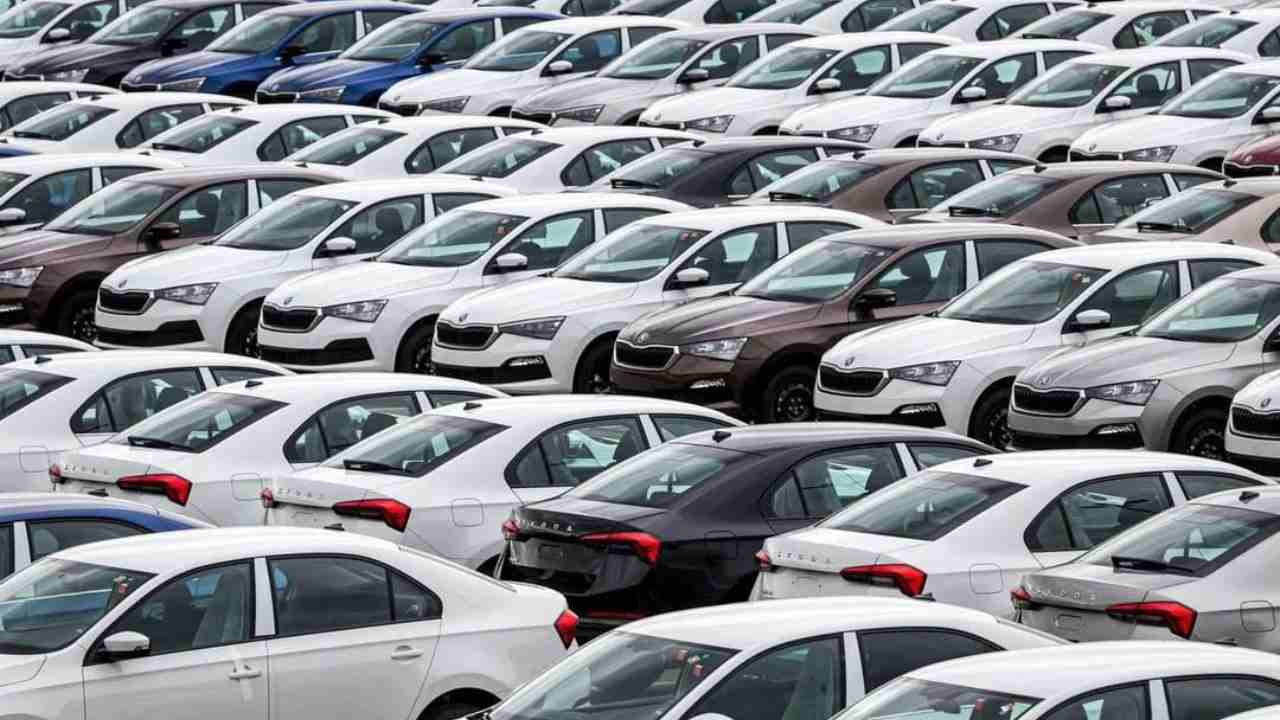 Mercato auto Italia, i dati di vendita a settembre: boom Toyota e Fiat | La situazione da Nord a Sud