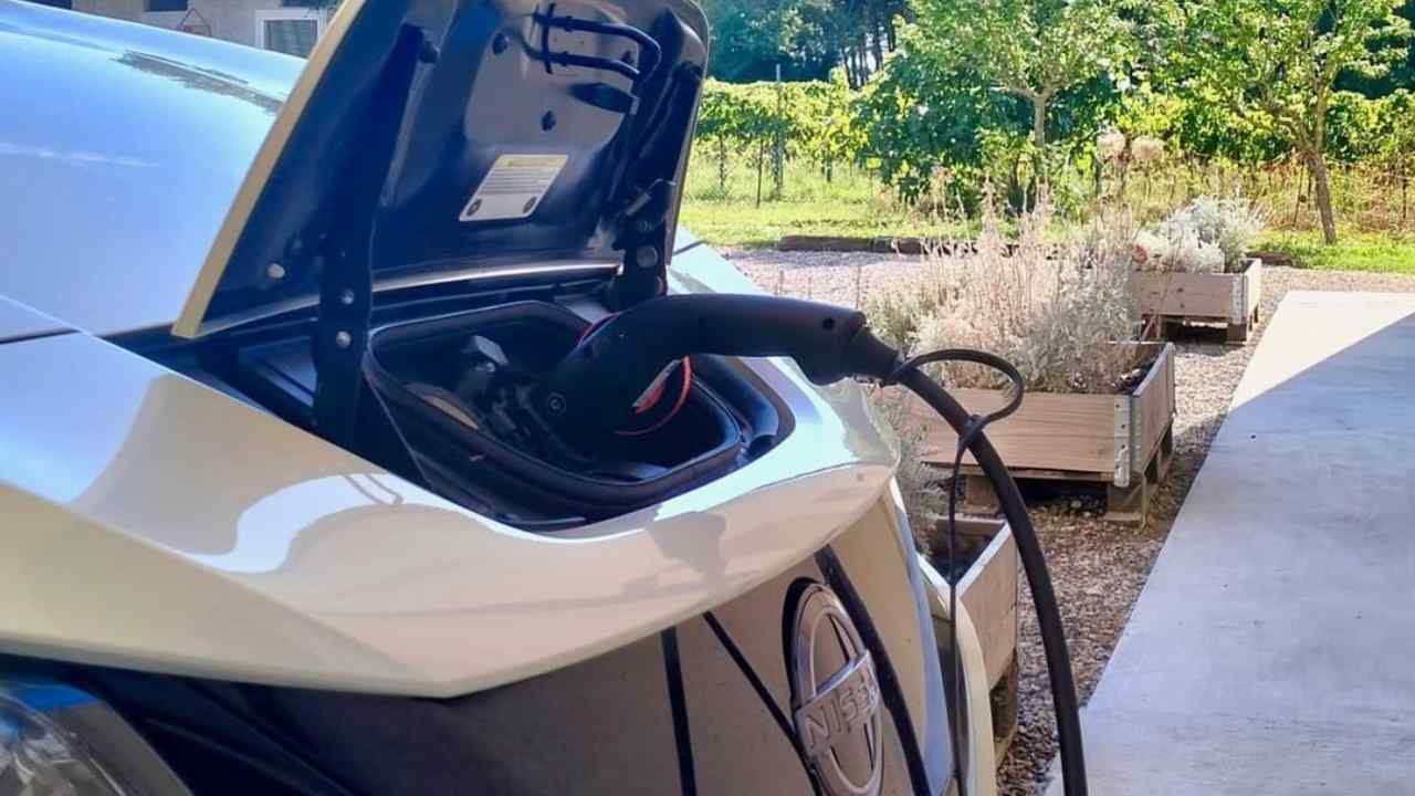 Carica auto elettrica