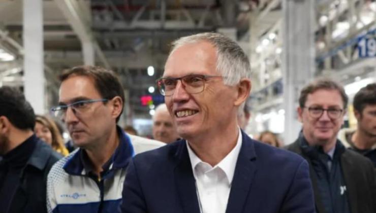 Carlos Tavares in fabbrica