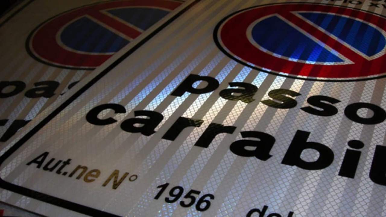 Cartello passo carrabile