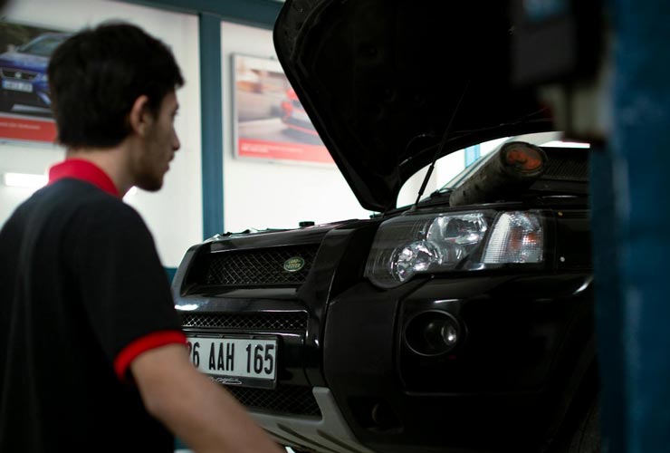 Controllo-auto-usata-Foto-di-Fatih-Erden-da-Pexels-MobilitàSostenibile