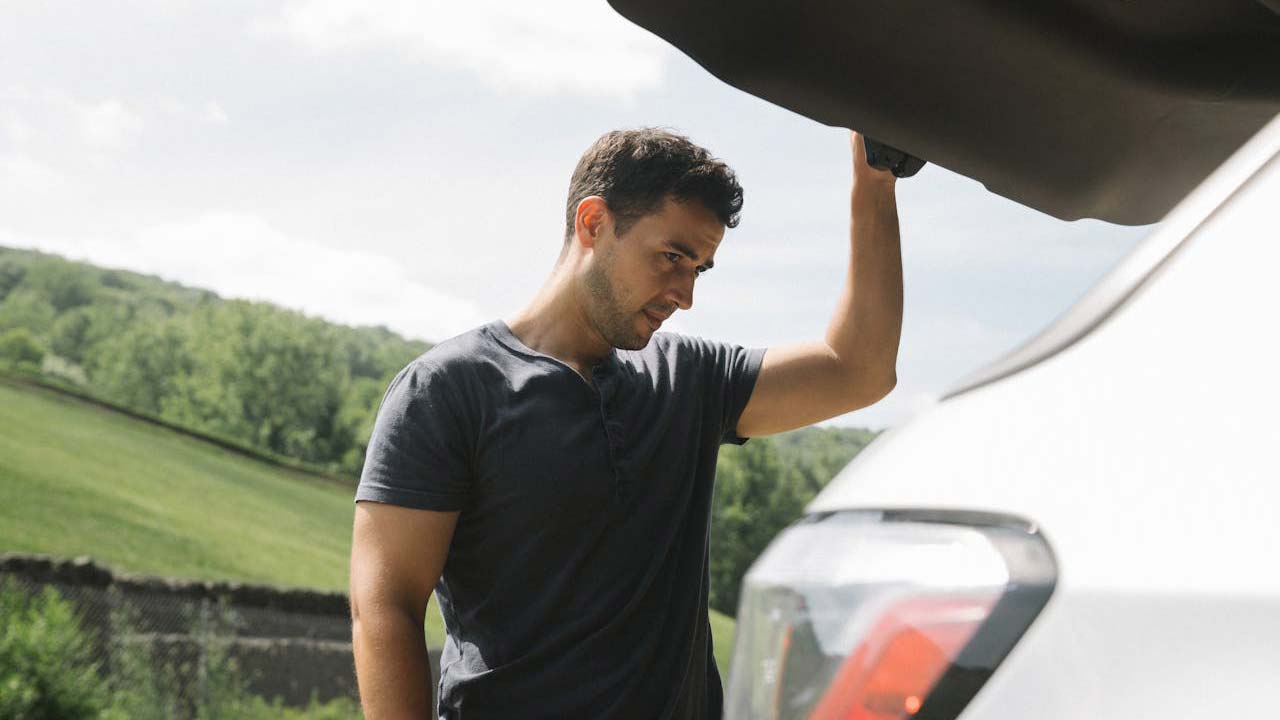 Controllo-bagagliaio-Foto-di-Katya-Wolf-da-Pexels-MobilitàSostenibile.it