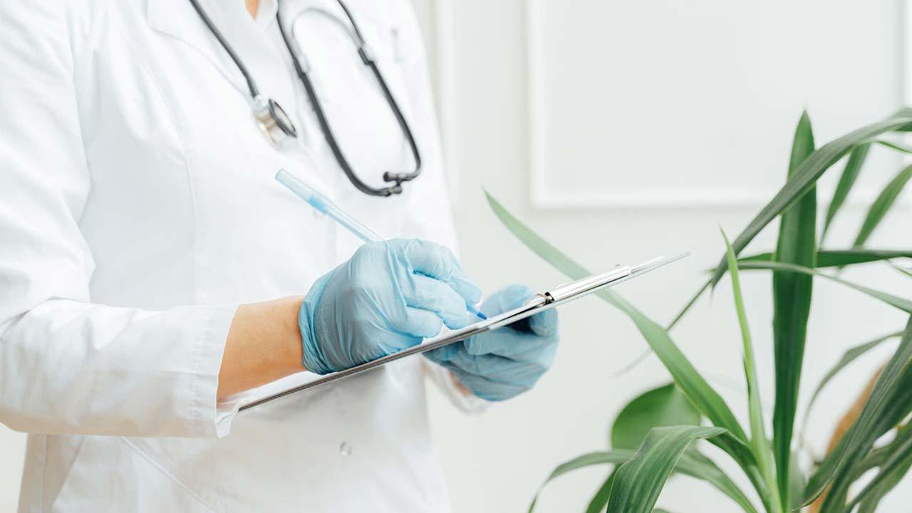 Controllo-medico-Foto-di-Antoni-Shkraba-Studio-da-Pexels-MobilitàSostenibile