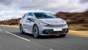 Cupra Born in strada