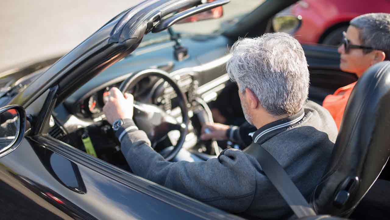 Guidare-con-cintura-di-sicurezza-Foto-di-Kampus-Production-da-Pexels-MobilitàSostenibile